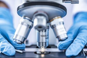Analyse ADN en laboratoire : un père peut-il demander un test de paternité